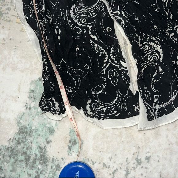 Jones NY Black and White Patterned Scarf - Picture 5 of 5